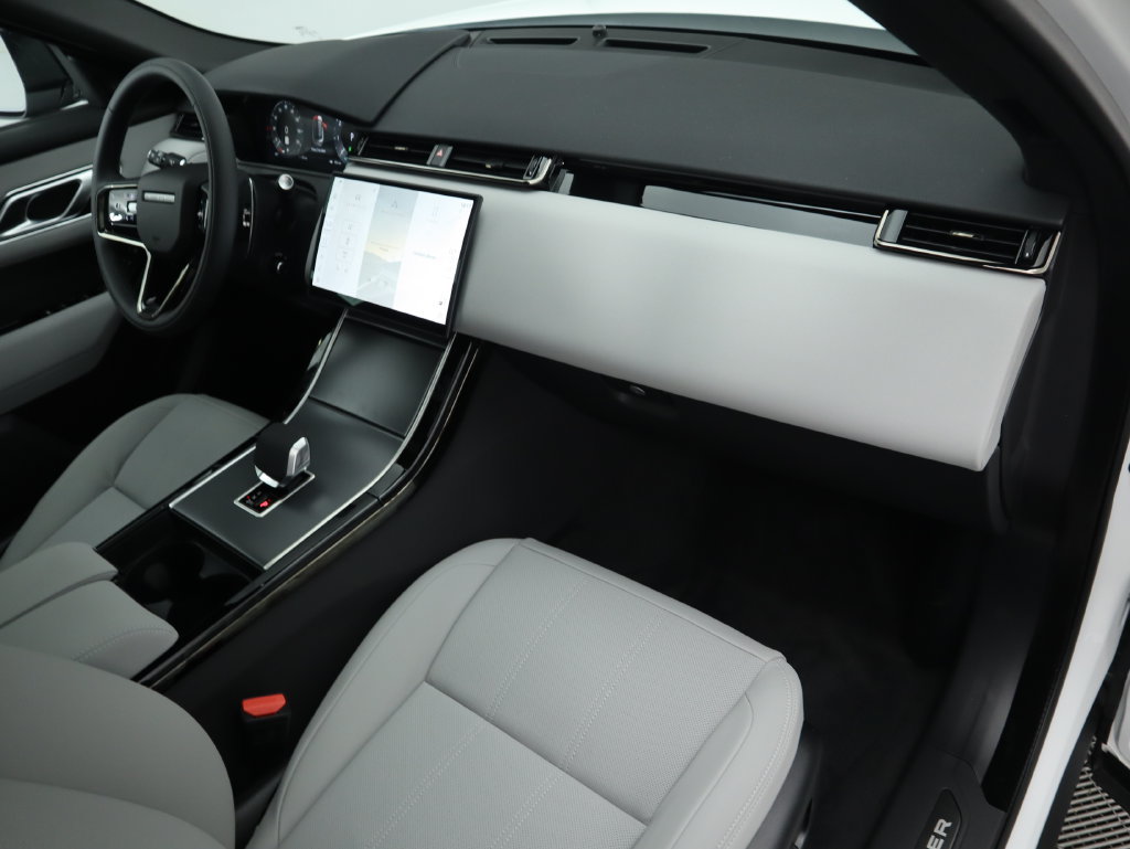 Used 2026 Land Rover Range Rover Velar S AWD/4WD image 18