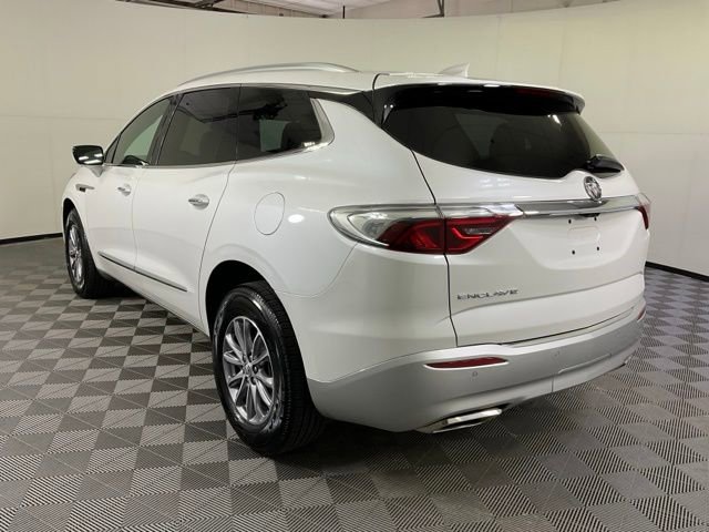 Used 2023 Buick Enclave Essence image 4
