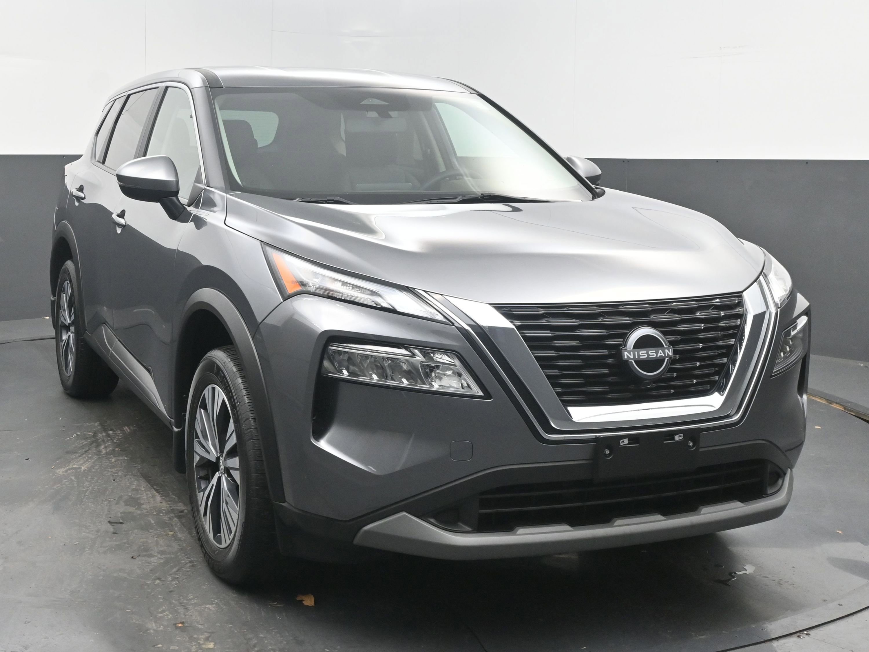 Certified 2023 Nissan Rogue SV image 2