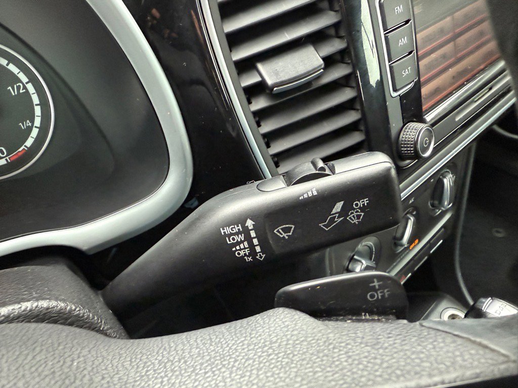 Used 2015 Volkswagen Beetle TDI image 26