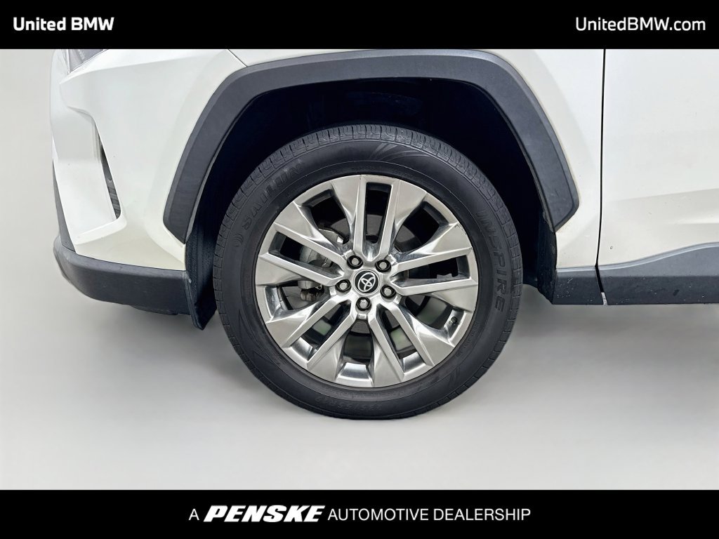 Used 2021 Toyota RAV4 XLE Premium FWD image 9