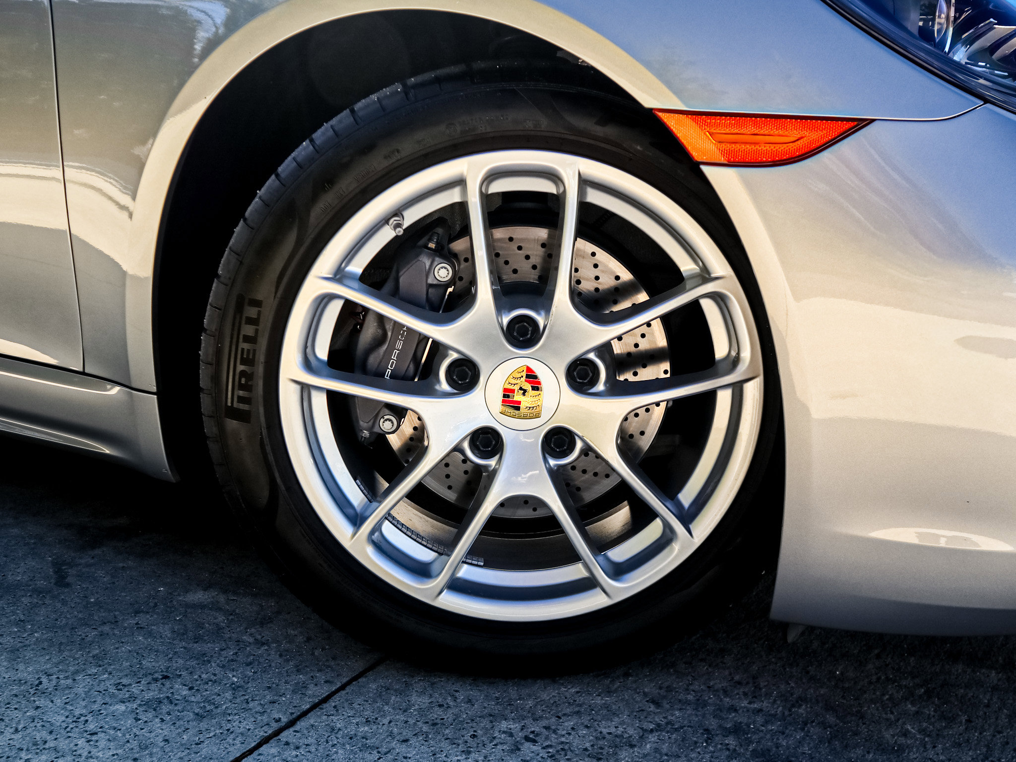 Used 2025 Porsche 718 Cayman image 13