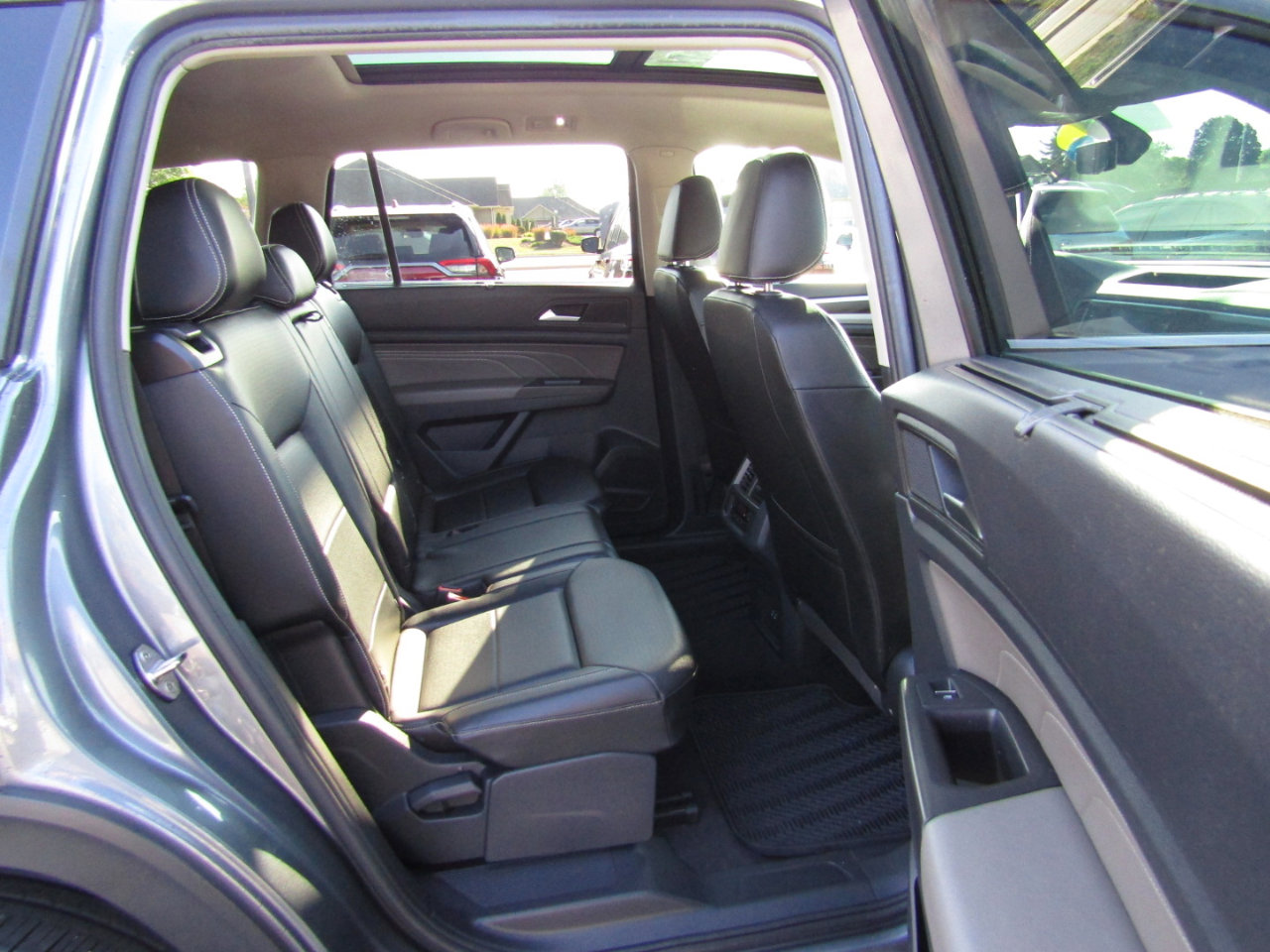 Used 2022 Volkswagen Atlas SE image 27