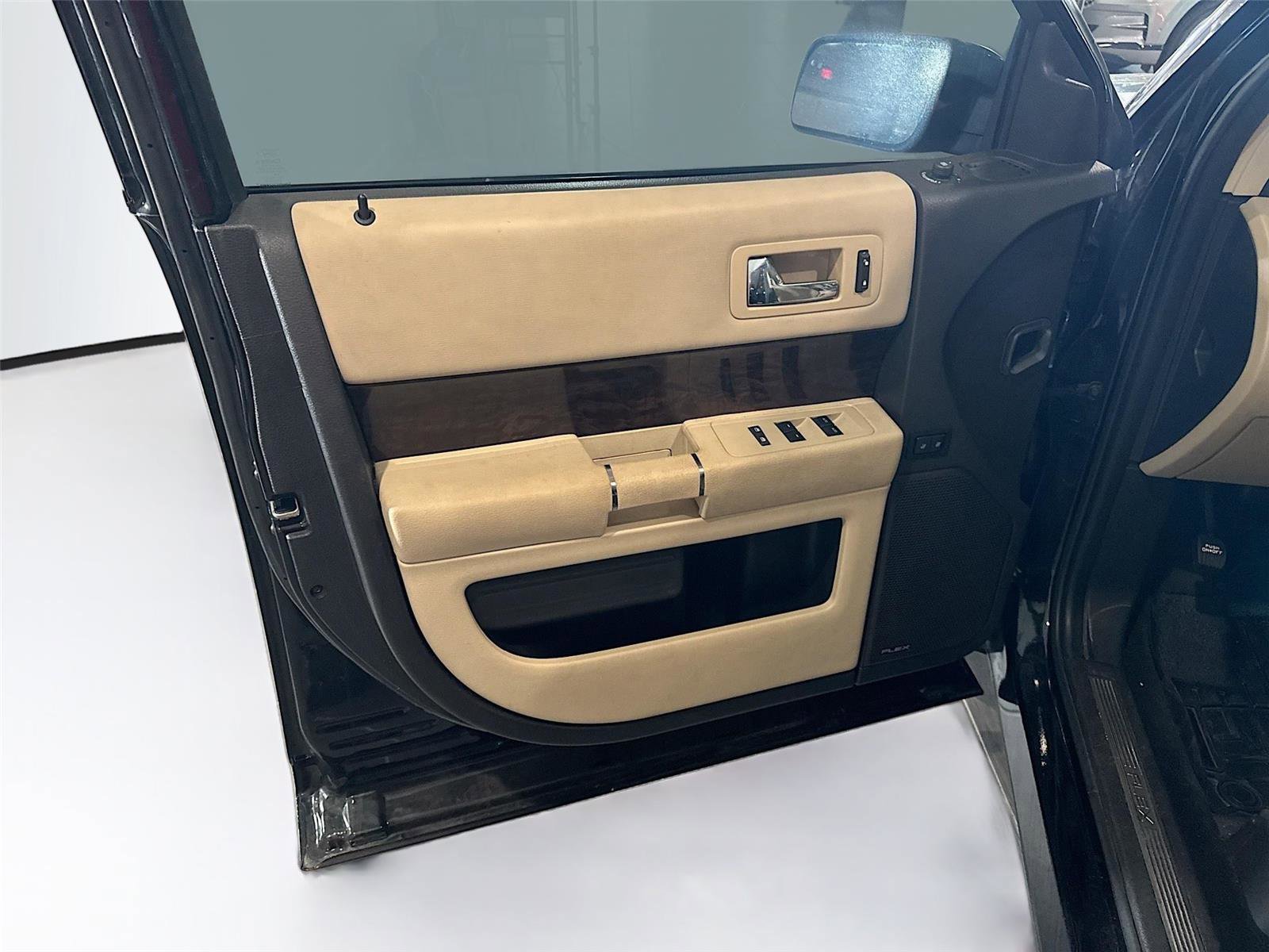 Used 2018 Ford Flex Limited image 9