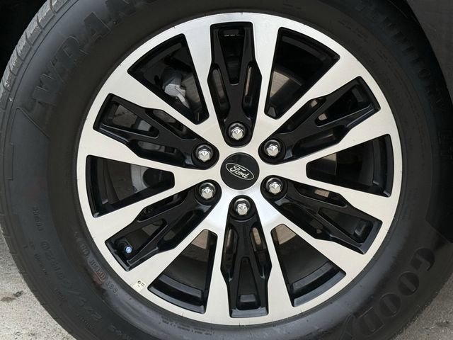 Used 2025 Ford Expedition Max Platinum image 12