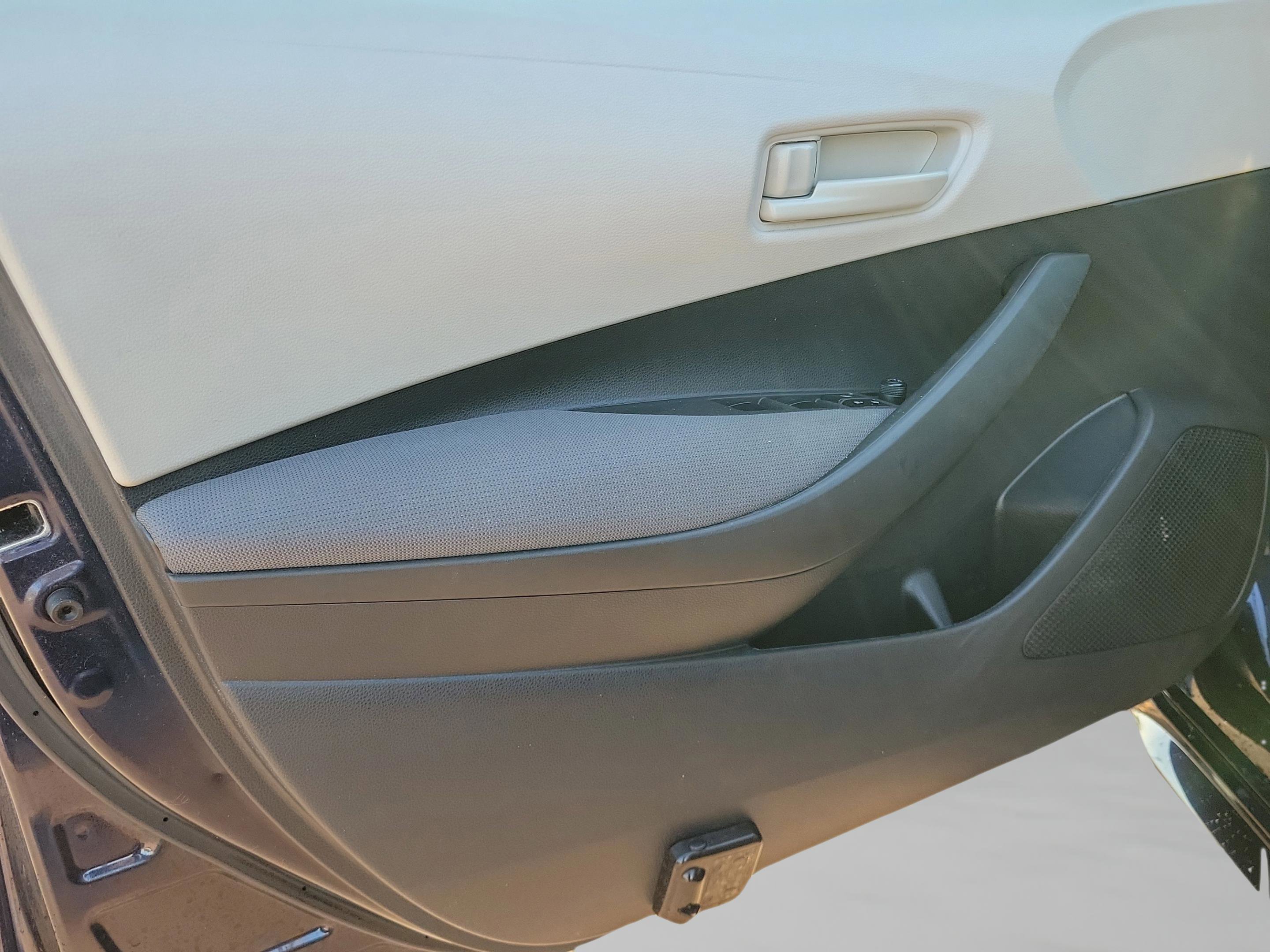 Used 2022 Toyota Corolla LE image 16