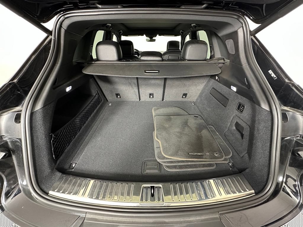 Certified 2024 Porsche Cayenne w/ Premium Package Plus (PFM) AWD/4WD image 40