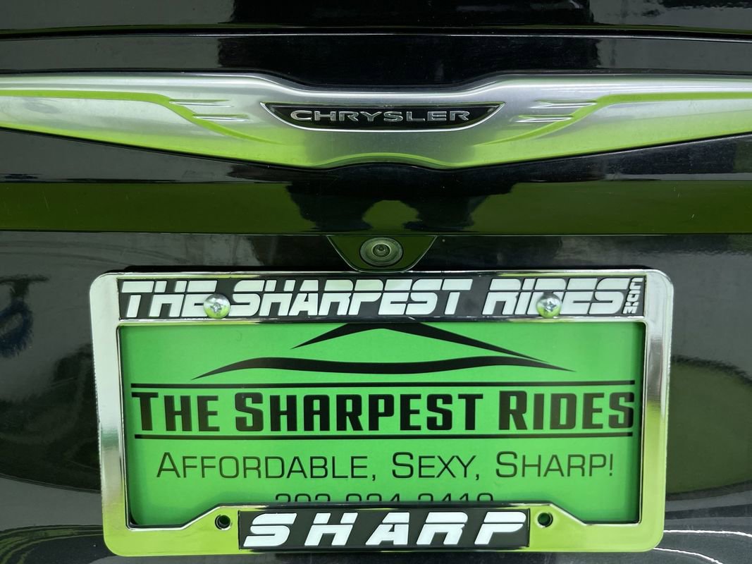 Used 2022 Chrysler Voyager LX image 12