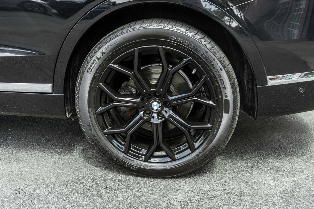 Used 2020 BMW X7 xDrive40i w/ Cold Weather Package AWD/4WD image 38