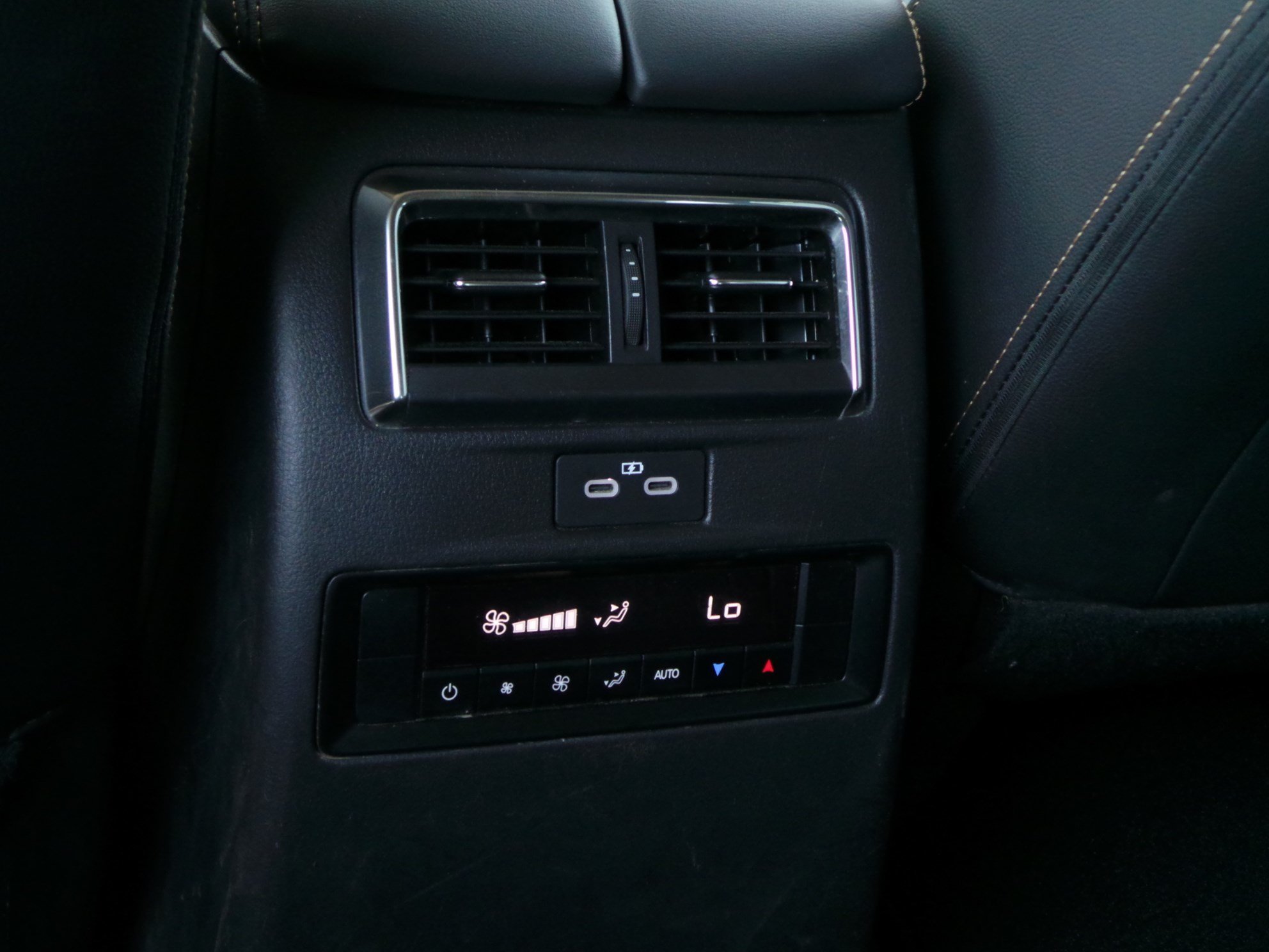 Certified 2024 MAZDA CX-90 Plug-In Hybrid w/ Preferred AWD/4WD image 36