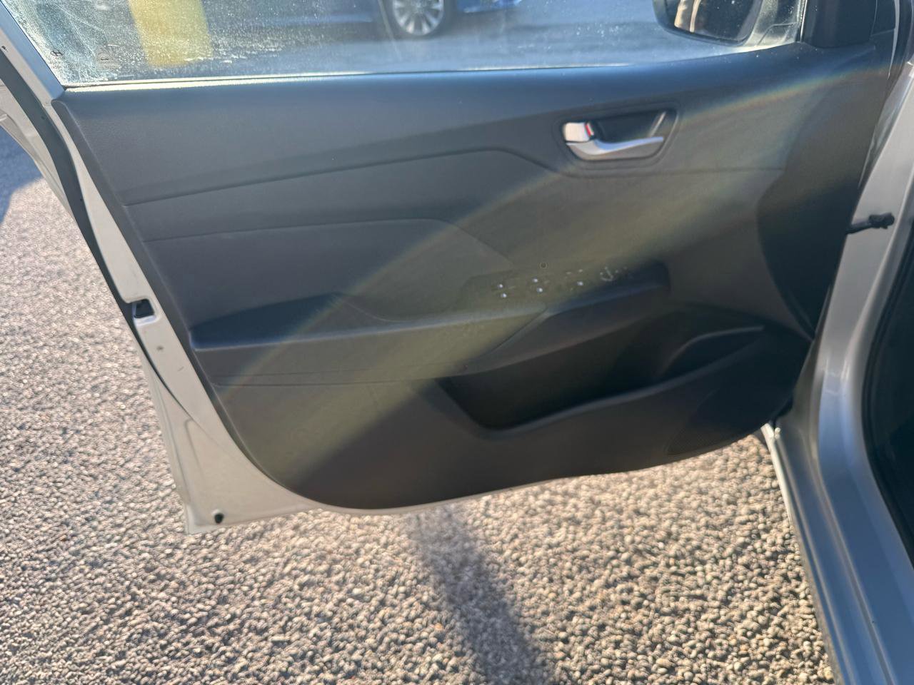 Used 2019 Hyundai Accent SE FWD image 11