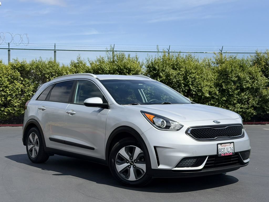 Used 2017 Kia Niro LX FWD image 2