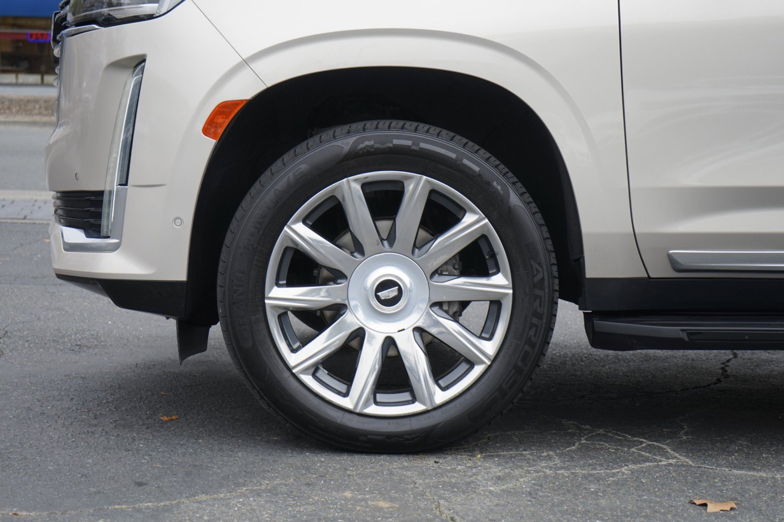 Used 2021 Cadillac Escalade Premium Luxury Platinum image 12