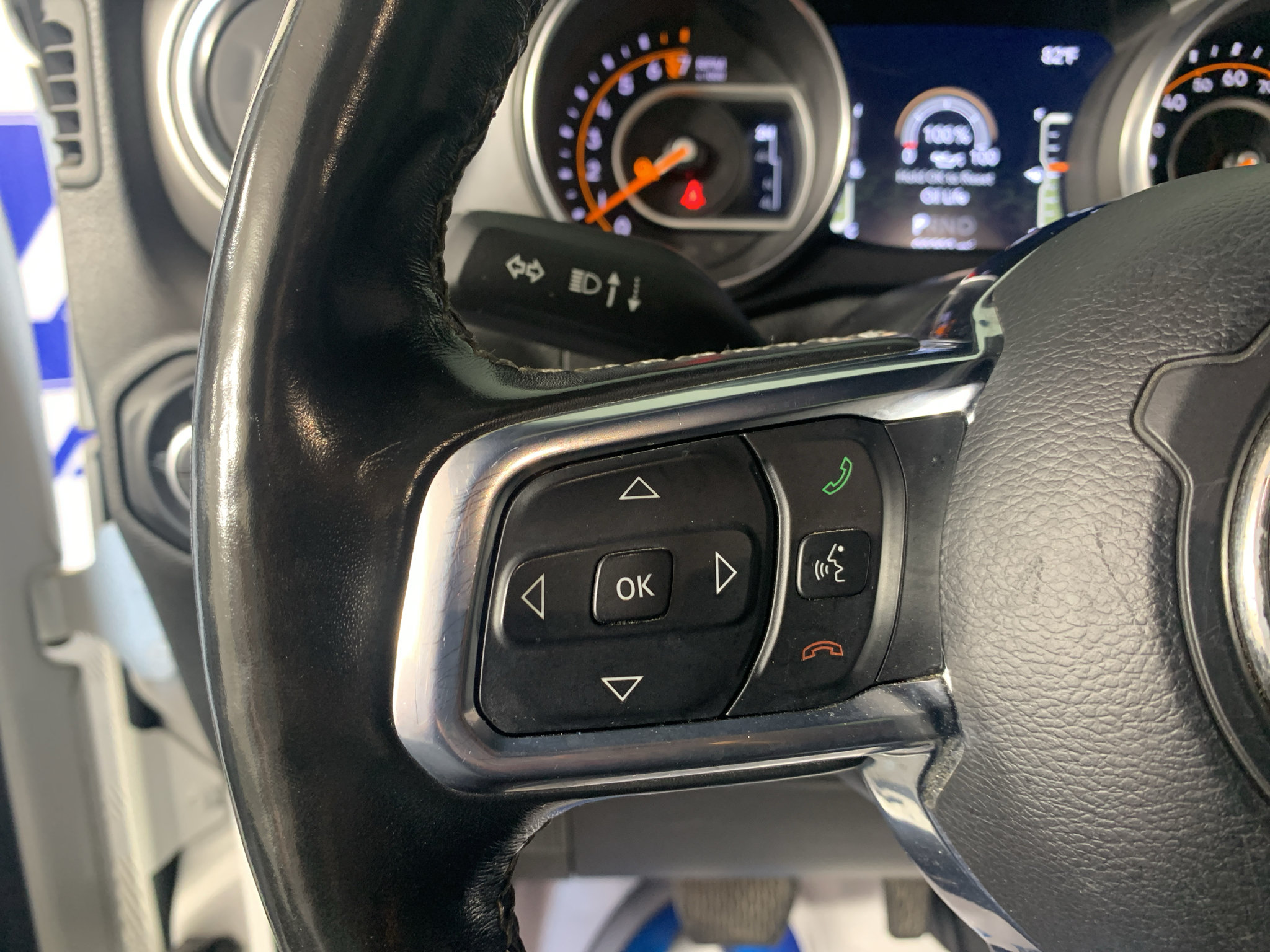 Used 2020 Jeep Gladiator Overland AWD/4WD image 17