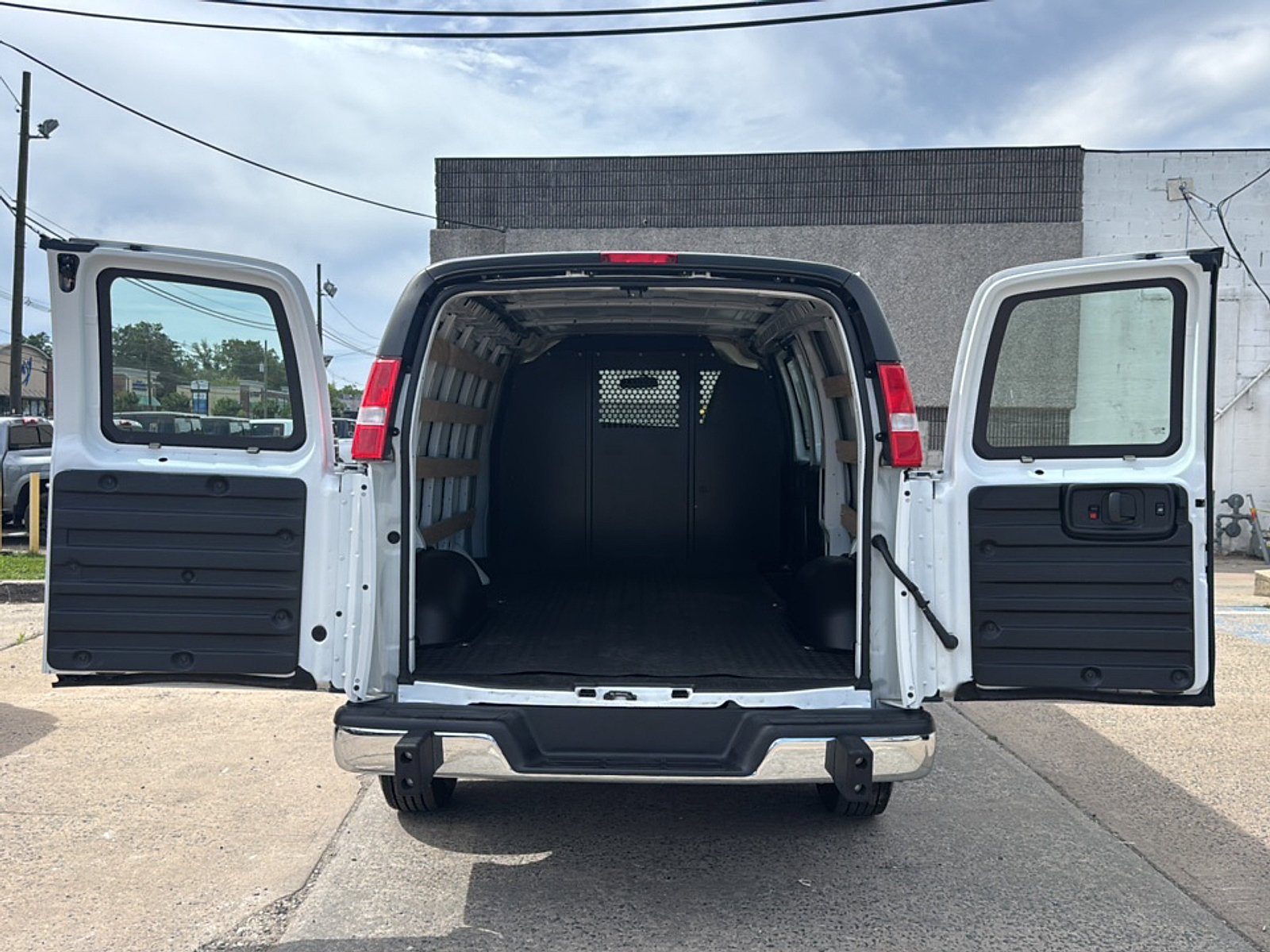 Certified 2025 Chevrolet Express 2500 w/ Driver Convenience Package RWD image 18