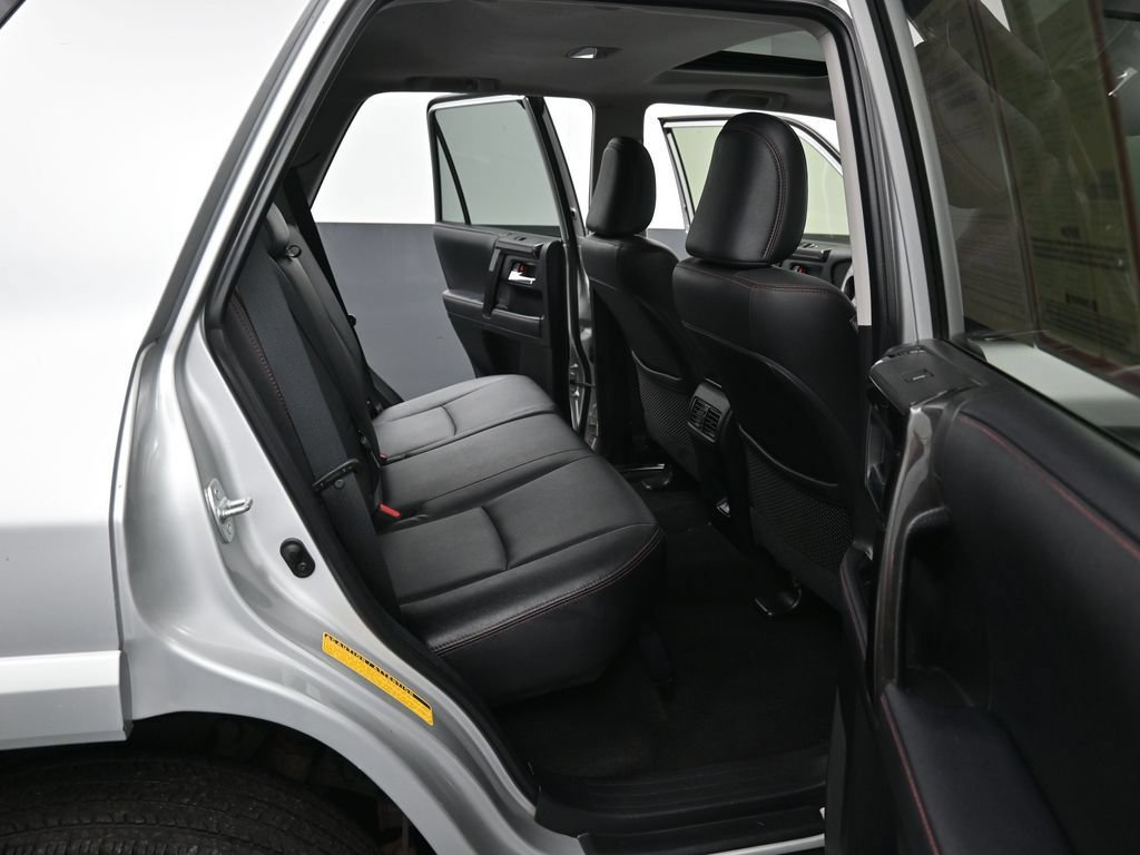 Certified 2020 Toyota 4Runner Venture w/ Moonroof Package AWD/4WD image 33