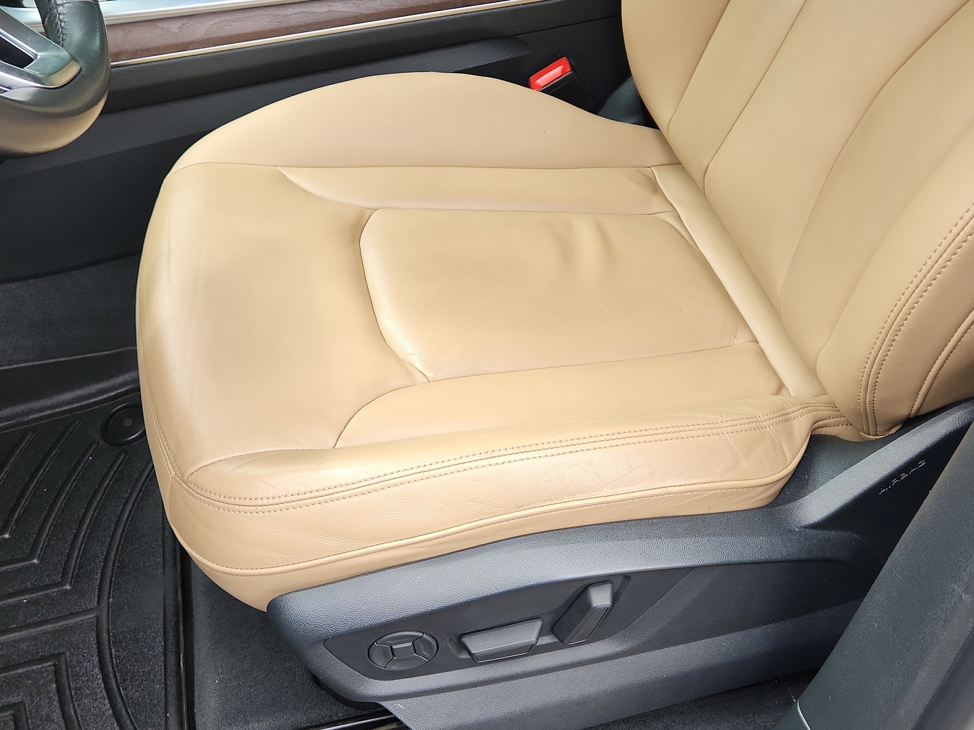 Used 2019 Audi Q8 Premium w/ Convenience Package image 7