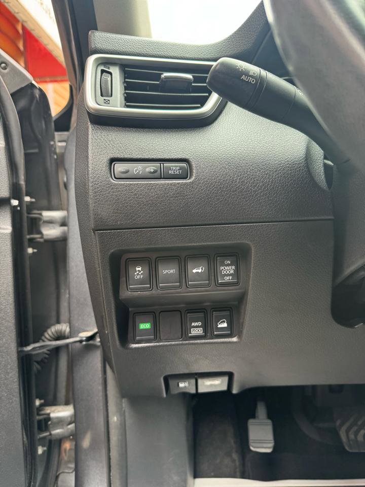 Used 2015 Nissan Rogue SL image 8