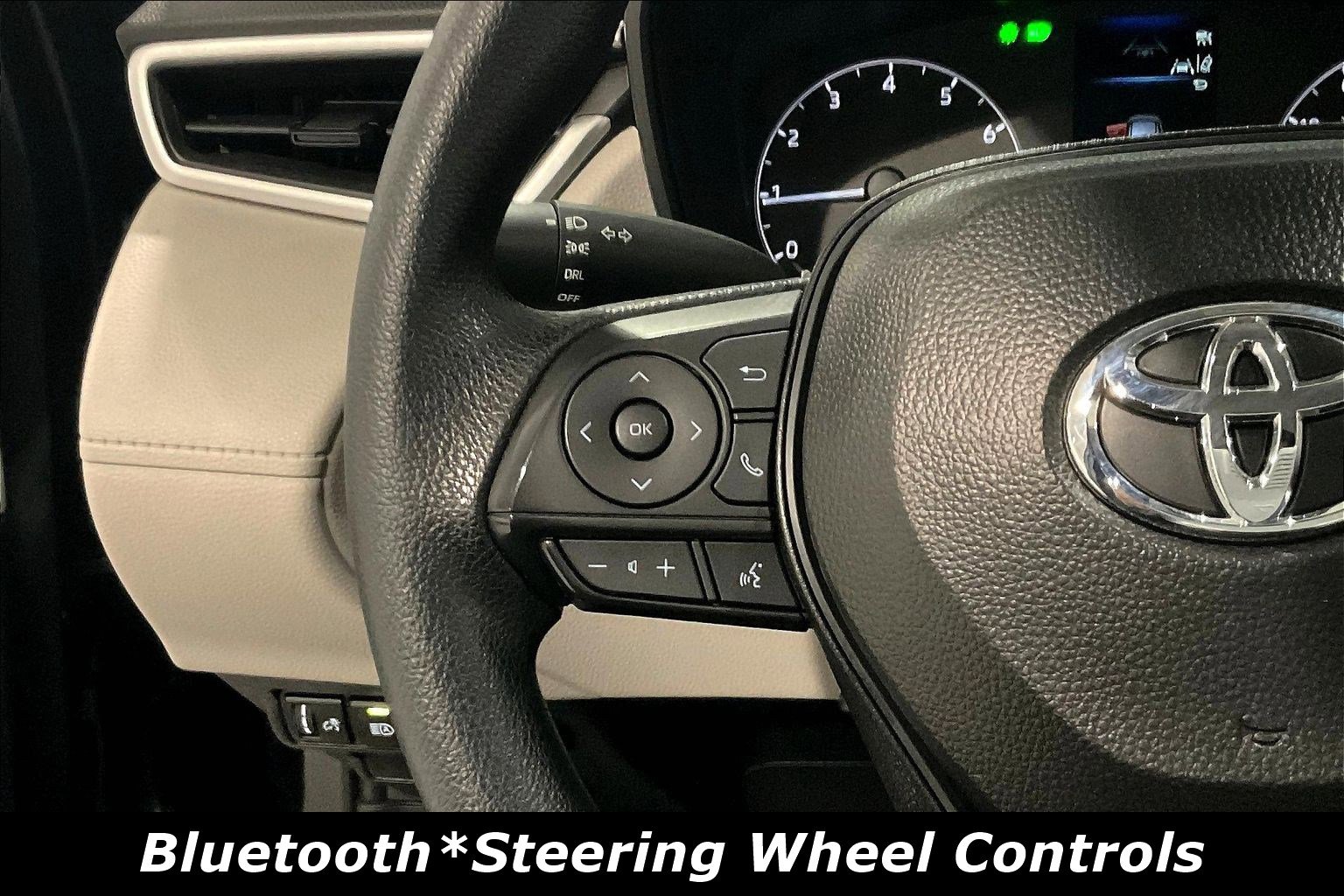 Used 2025 Toyota Corolla Cross L image 12