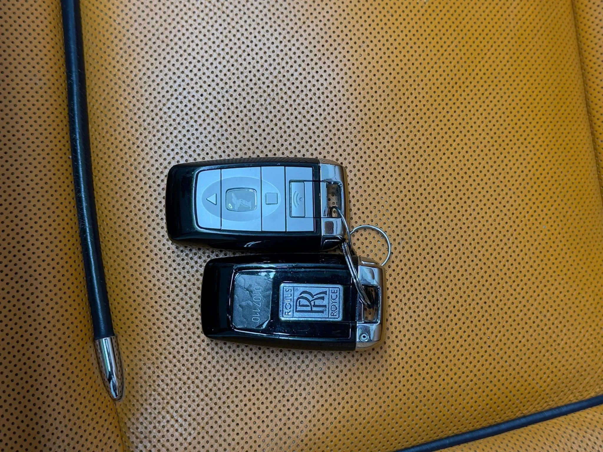 Used 2017 Rolls-Royce Dawn image 33