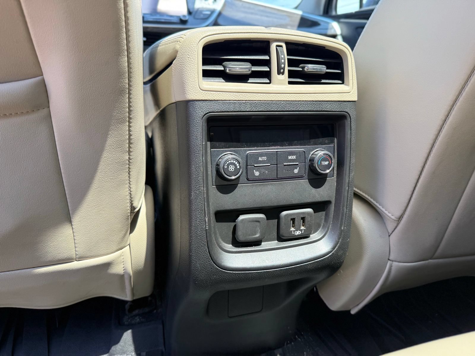 Used 2020 Buick Envision Essence w/ Experience Buick Package AWD/4WD image 25