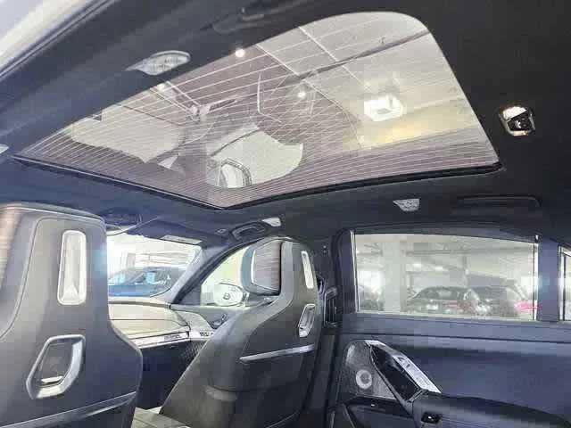 Certified 2025 BMW 750e xDrive w/ Executive Package AWD/4WD image 26