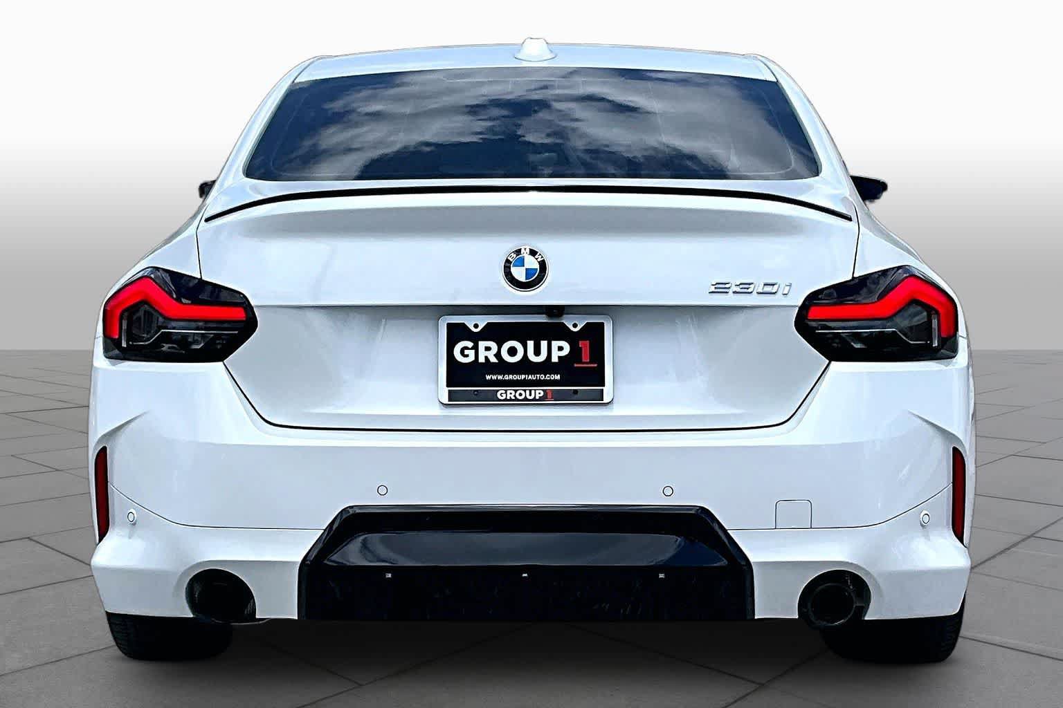 Used 2025 BMW 230i Coupe w/ M Sport Package RWD image 4