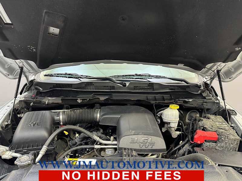 Used 2018 RAM 1500 Express w/ Express Value Package AWD/4WD image 10