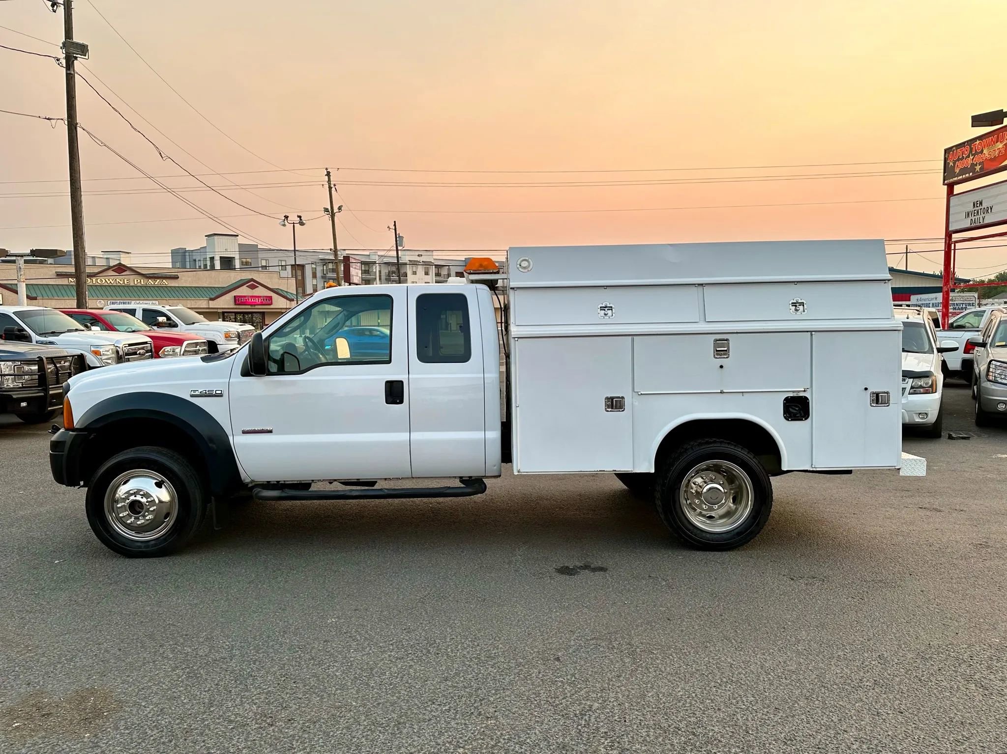 Used 2006 Ford F450 4x4 SuperCab Super Duty image 2