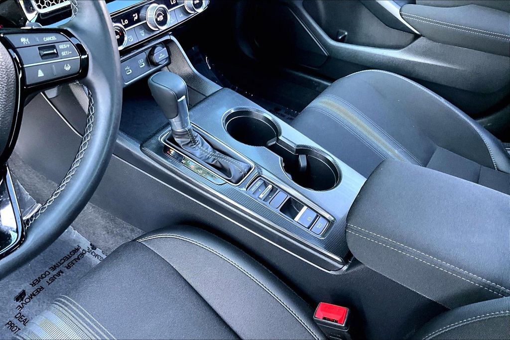 Used 2025 Honda Civic Sport image 15