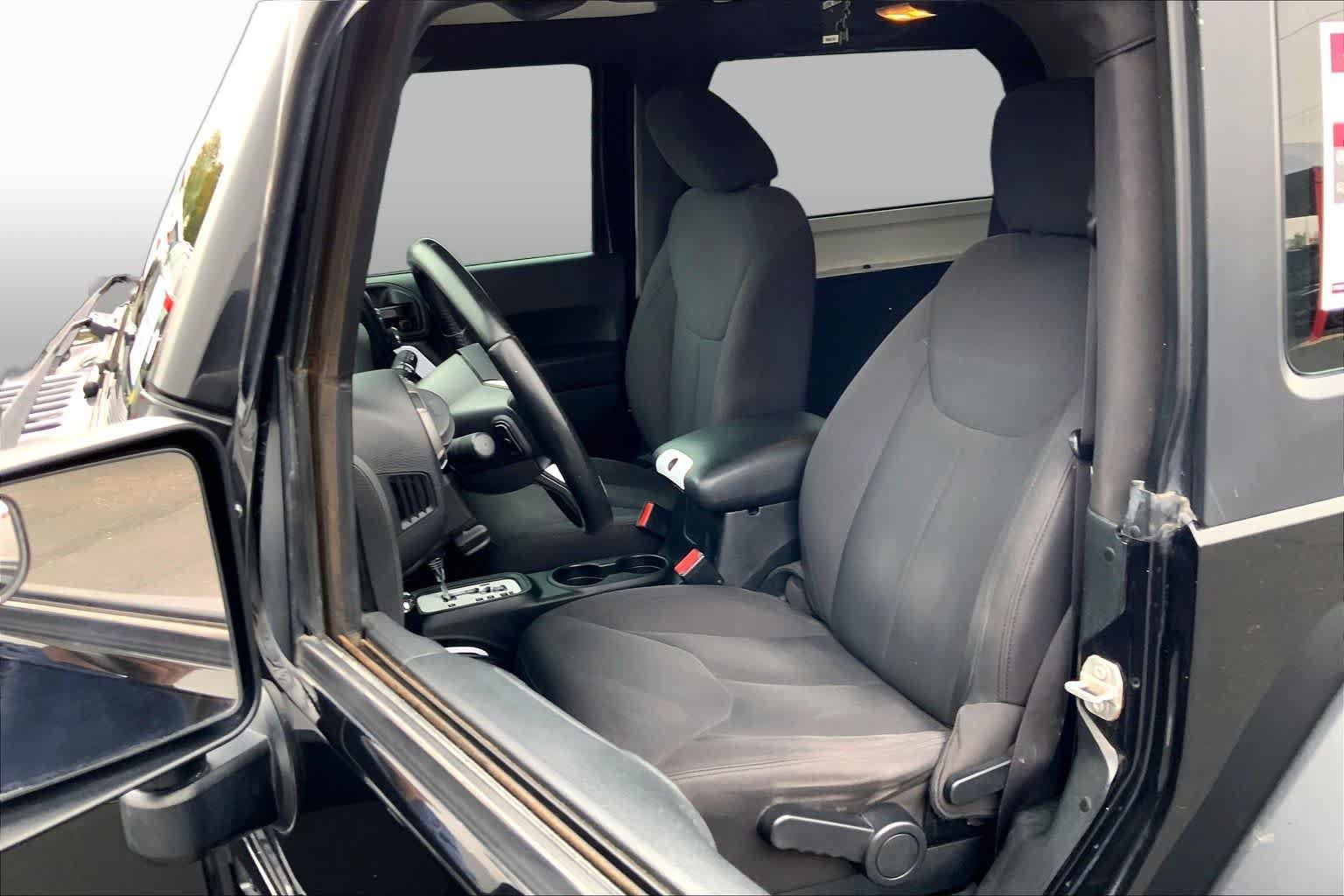 Used 2018 Jeep Wrangler Sport AWD/4WD image 8