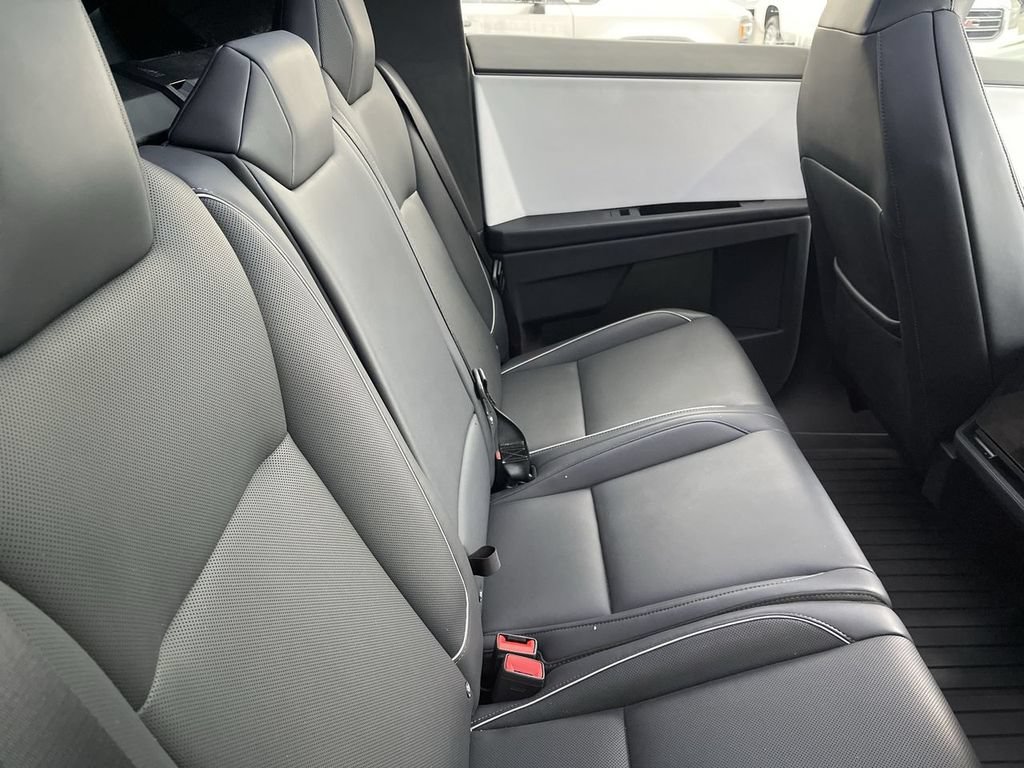 Used 2024 Tesla Cybertruck AWD Crew Cab image 10