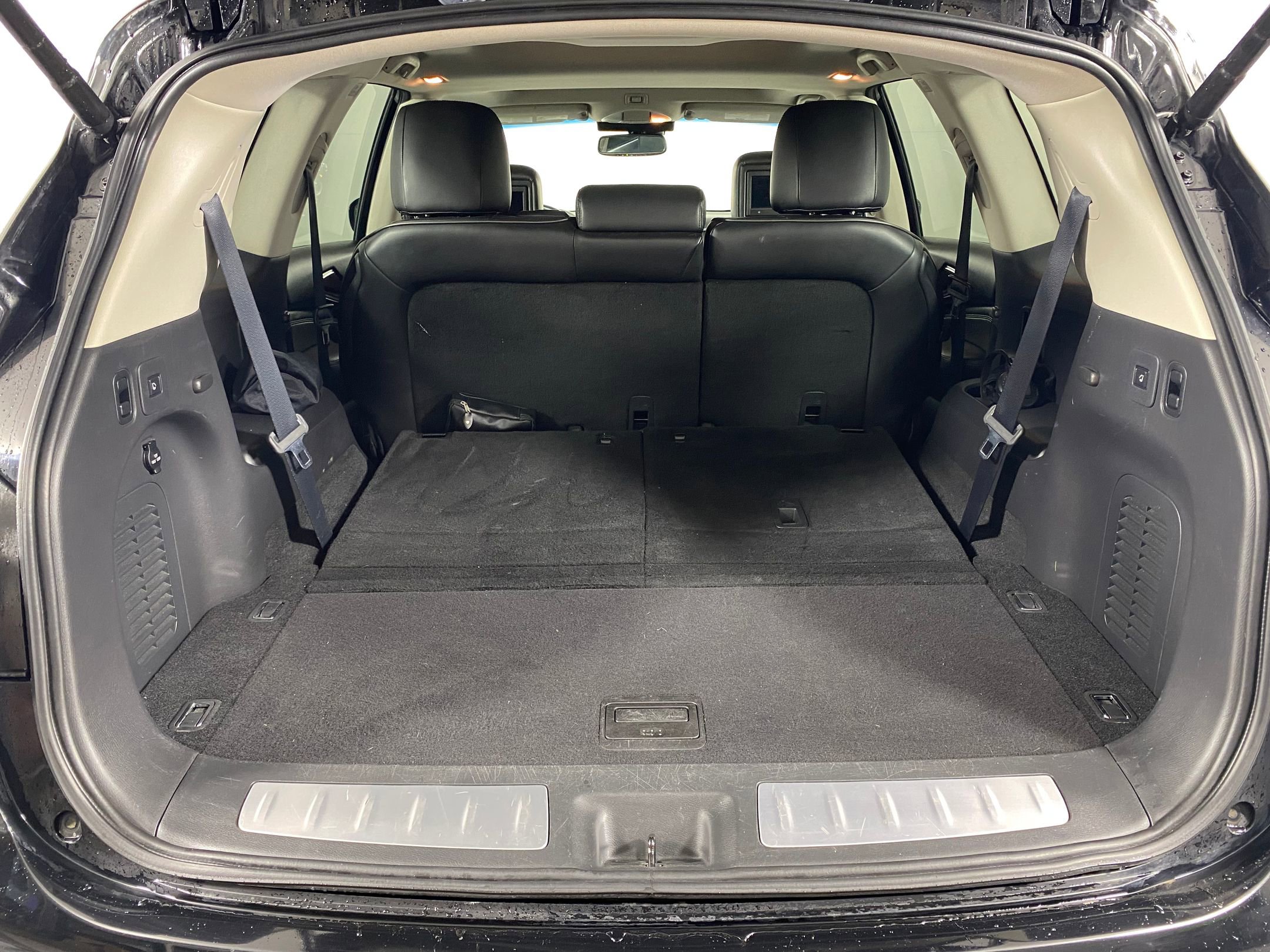 Used 2014 INFINITI QX60 FWD w/ Deluxe Touring Package image 29