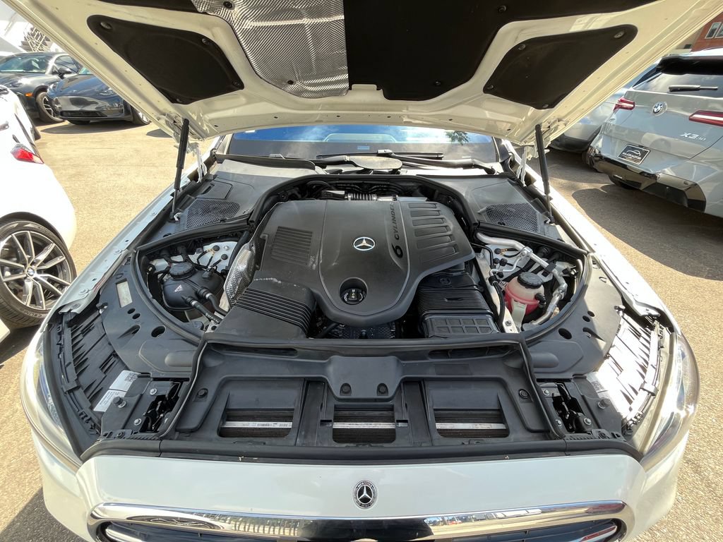 Used 2022 Mercedes-Benz S 500 4MATIC w/ AMG Line Package image 3