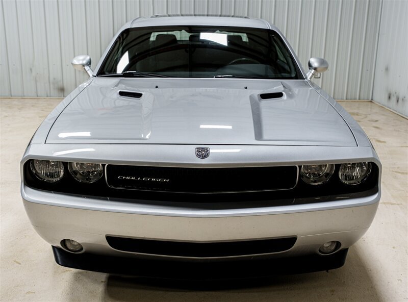 Used 2010 Dodge Challenger SE RWD image 19