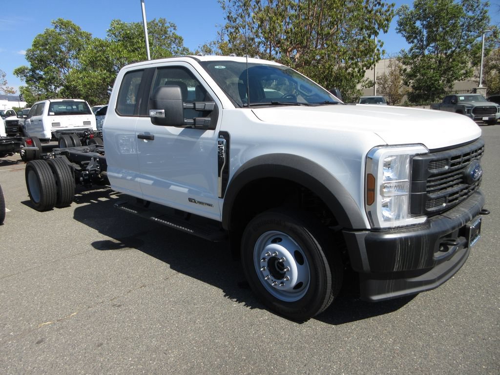 New 2025 Ford F550 4x4 SuperCab Super Duty image 3