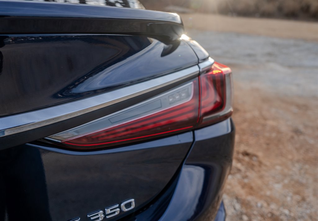 Used 2021 Lexus ES 350 Premium image 11