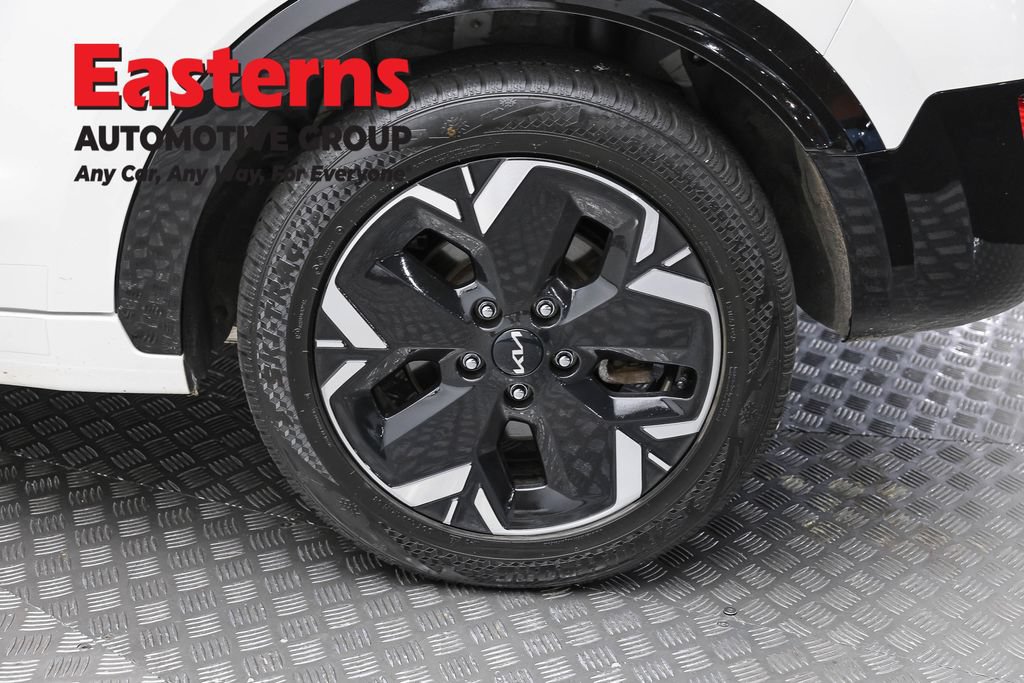 Used 2024 Kia Niro Wind w/ Wind Preserve Package FWD image 10