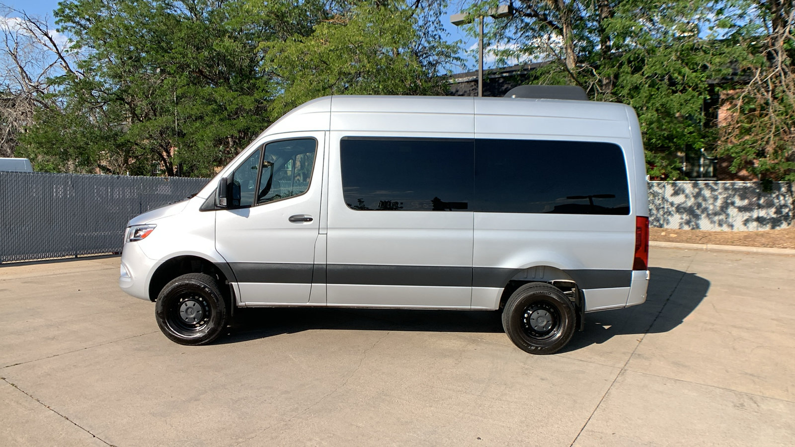 Used 2021 Mercedes-Benz Sprinter 2500 image 2