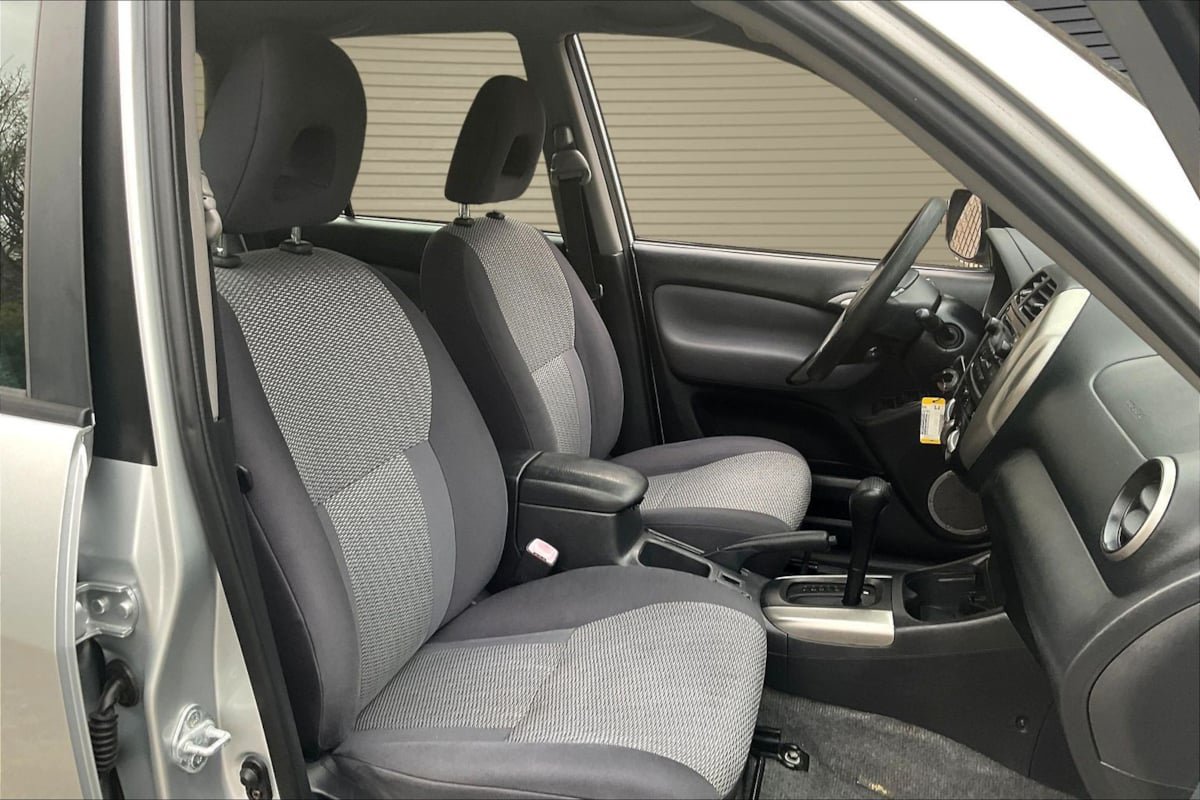 Used 2004 Toyota RAV4 2WD image 27