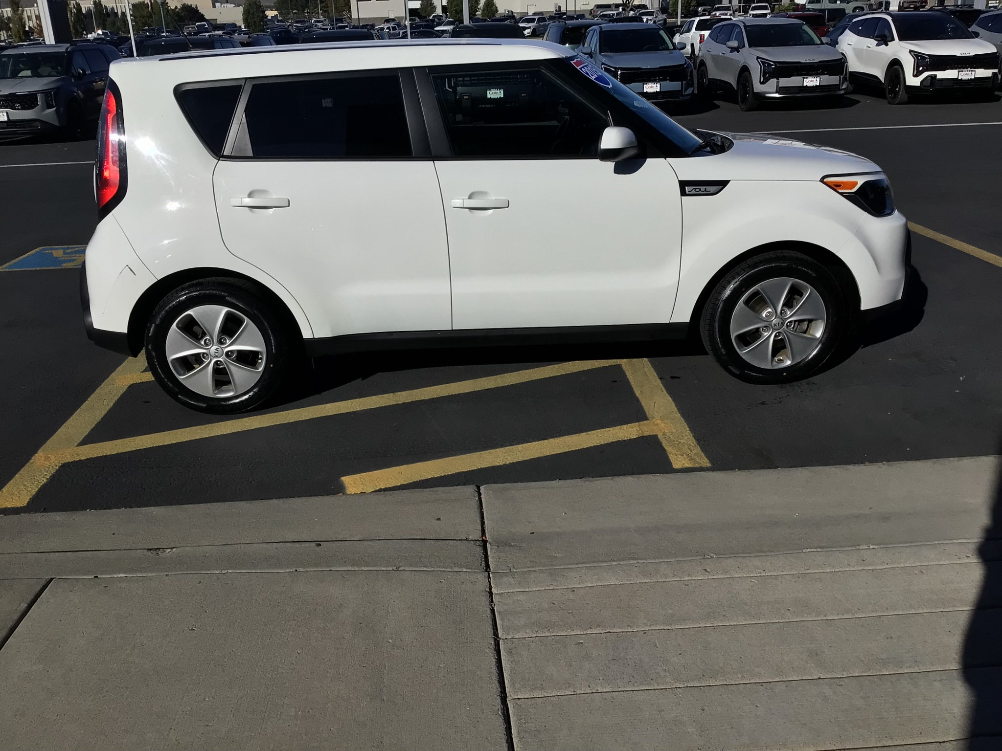 Used 2015 Kia Soul FWD image 6