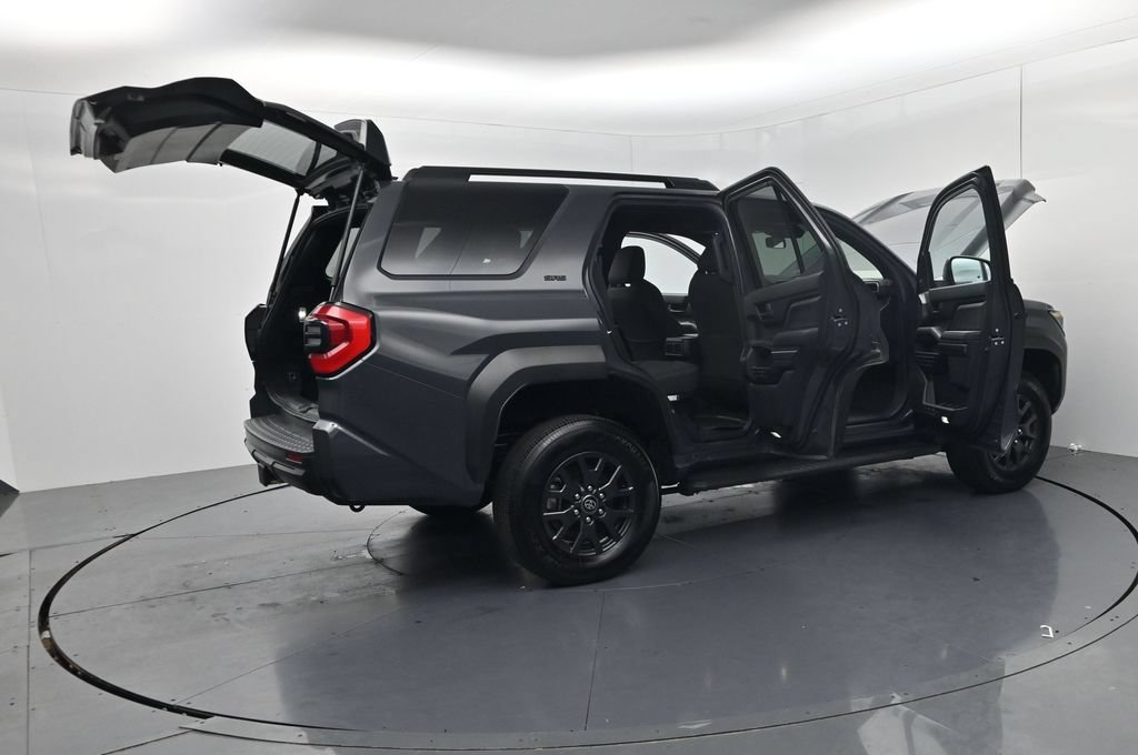 Used 2025 Toyota 4Runner SR5 AWD/4WD image 55