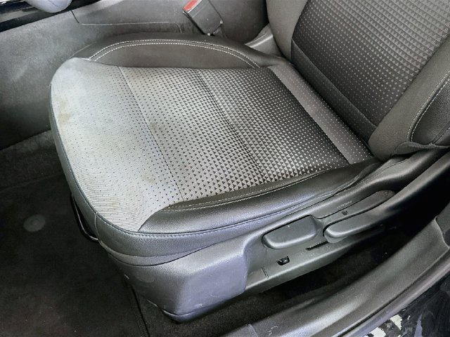 Used 2025 Chevrolet Trax LT FWD image 20