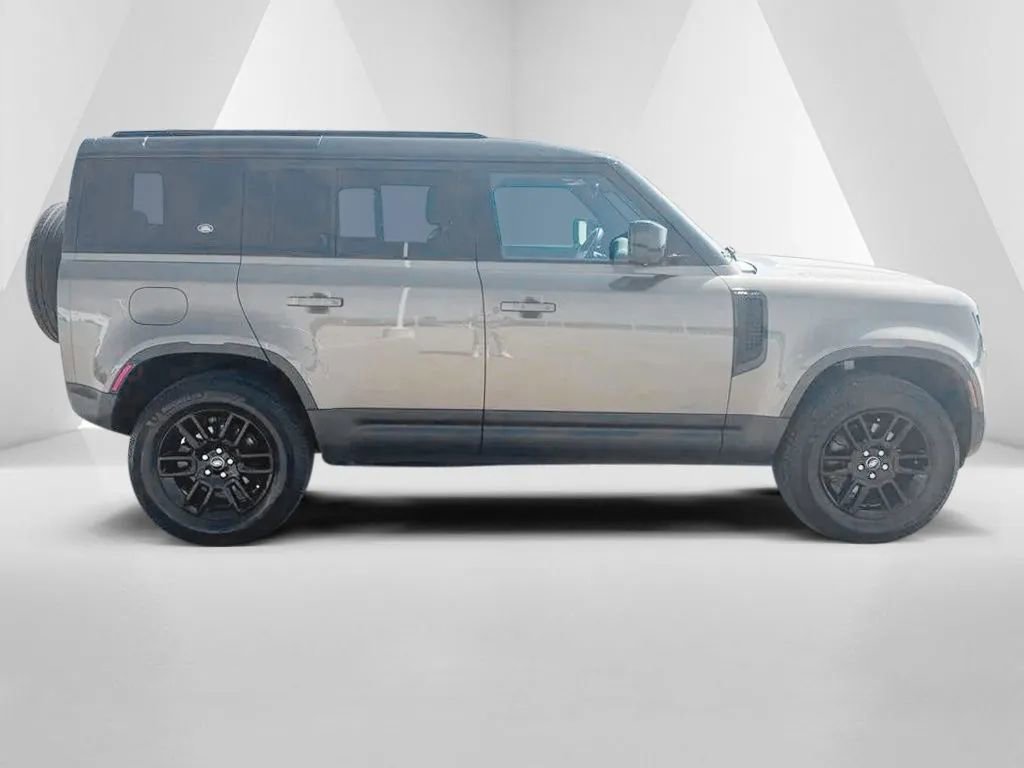 Used 2023 Land Rover Defender 110 S AWD/4WD image 8