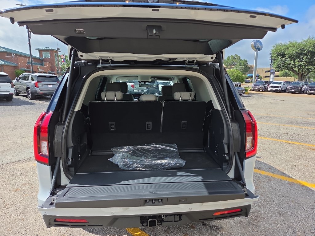 New 2026 Ford Expedition Active RWD image 22