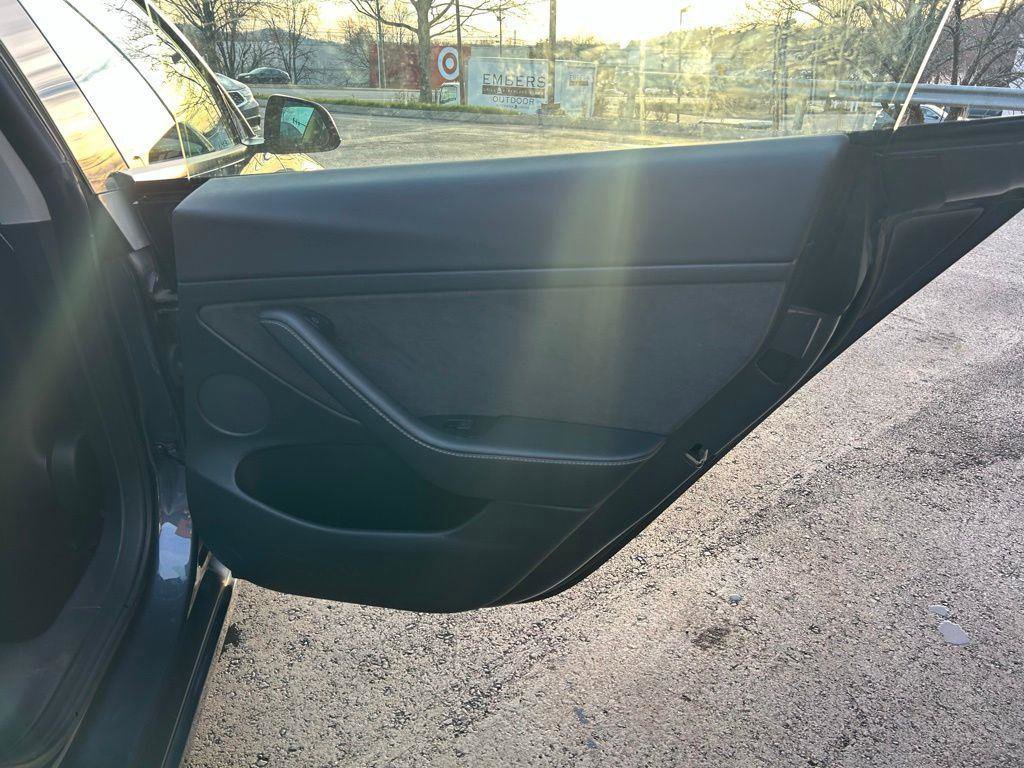 Used 2023 Tesla Model 3 Long Range image 9