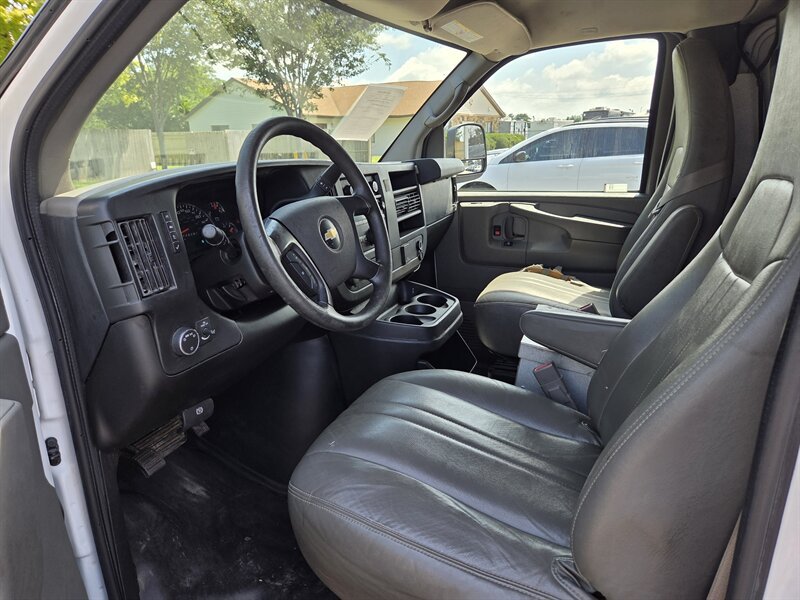 Used 2015 Chevrolet Express 2500 RWD image 10