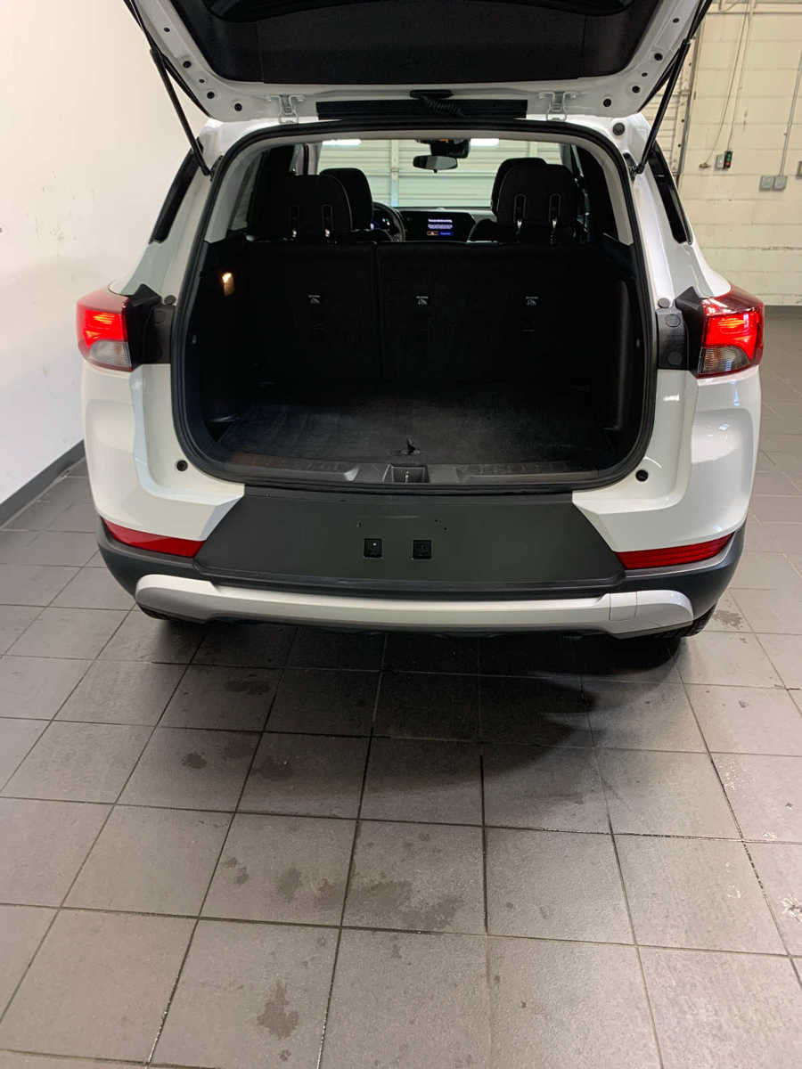 Used 2025 Chevrolet TrailBlazer LT AWD/4WD image 10