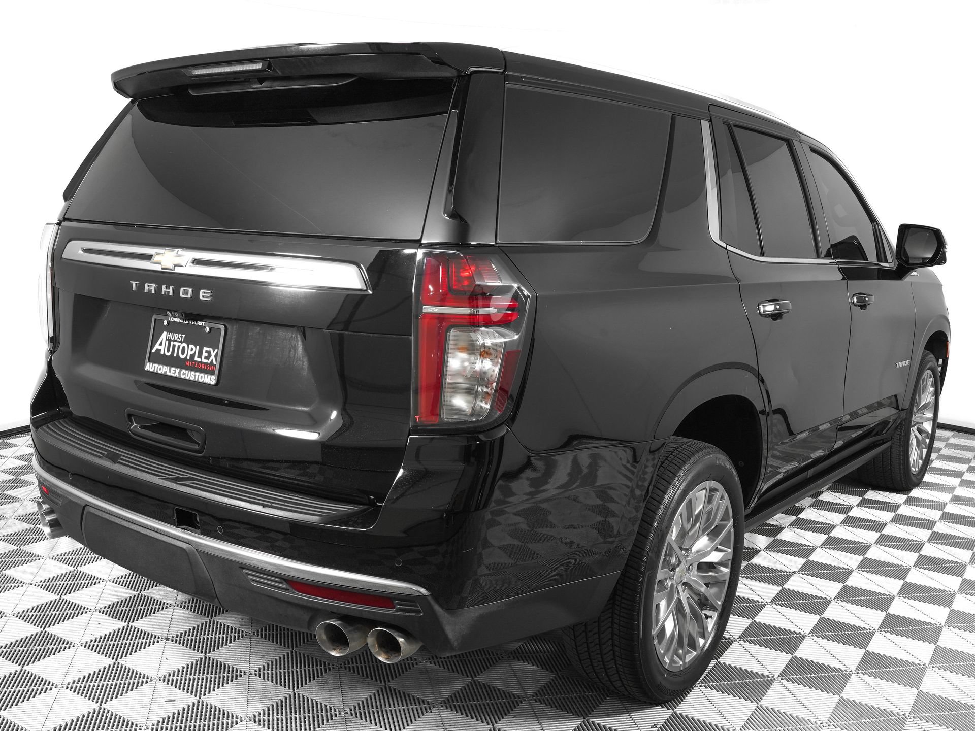 Used 2023 Chevrolet Tahoe High Country w/ Premium Package RWD image 4