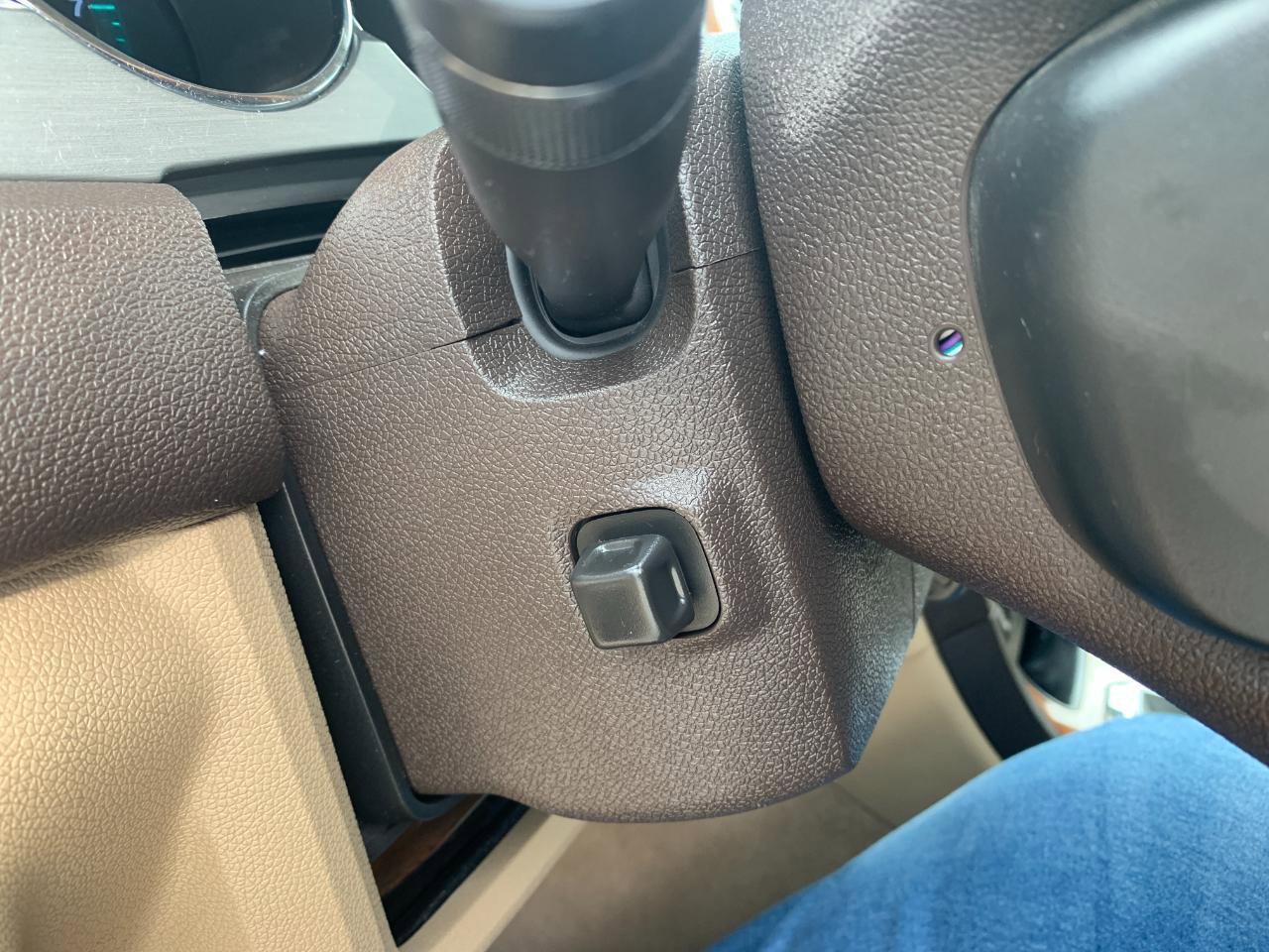 Used 2012 Buick Enclave Premium FWD image 17